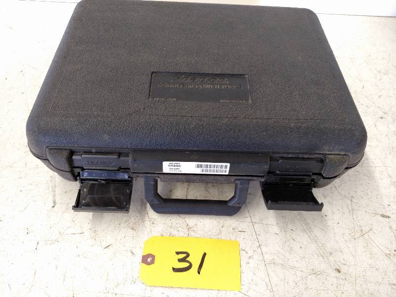 lot 31 image: Snap-On 12 Cordless Impact, 12v, ...