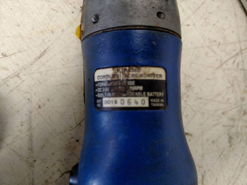 lot 37 image: Blue Point 3.6v. Cordless Screwdriv...