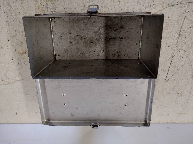 lot 72 image: Metal Box, 12 x 6 x 8...