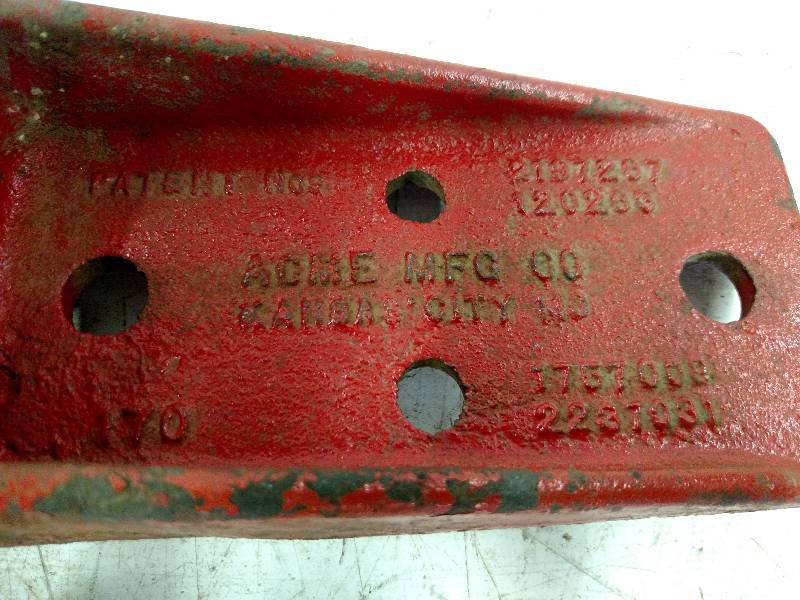 lot 114 image: Acme 2 58 Hitch & Ball with 1 Sh...