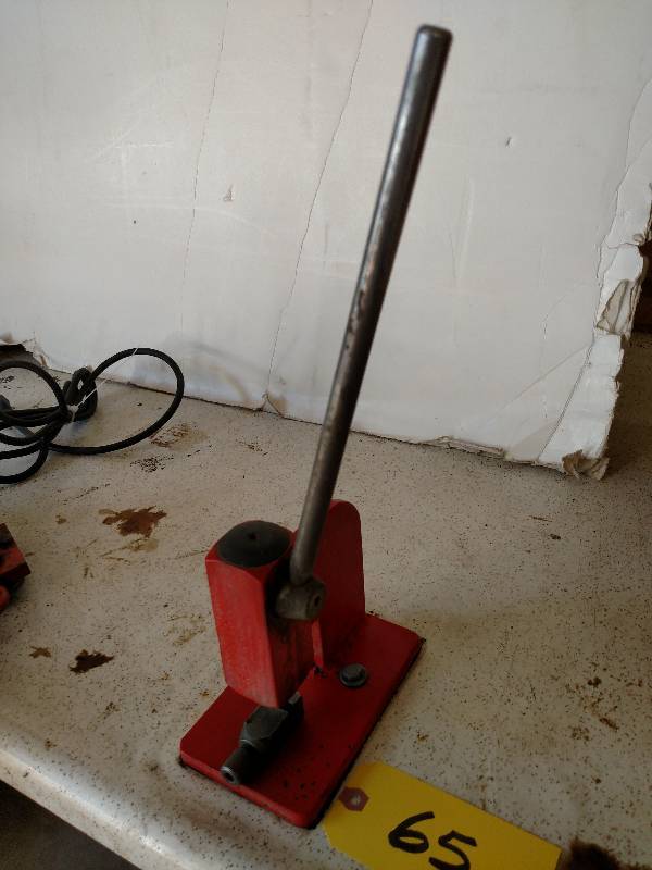 lot 65 image: Saw Chain Pivot Punch...