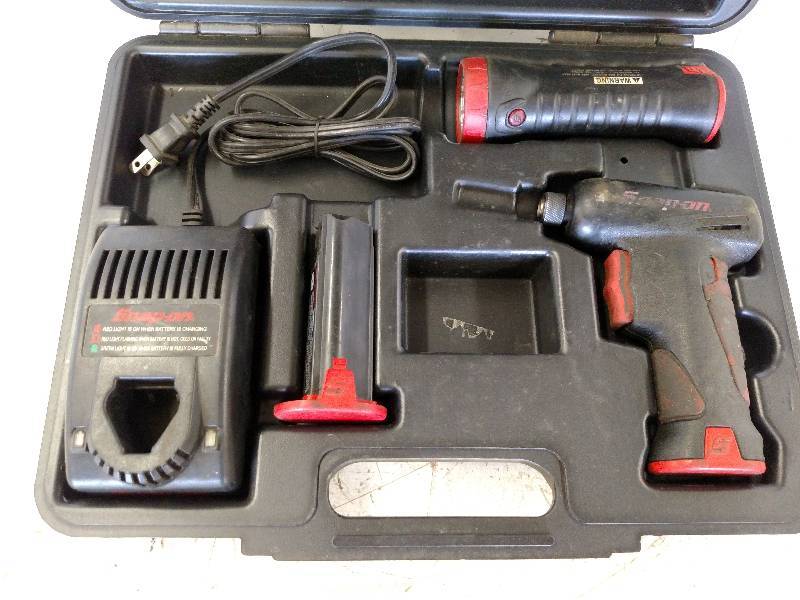lot 68 image: Snap-On 14 Cordless Driver & LED ...
