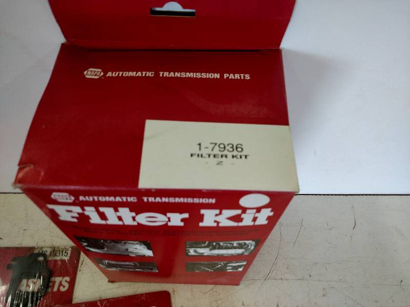 lot 159 image: 700R4 Transmission Filter Kit & 350...