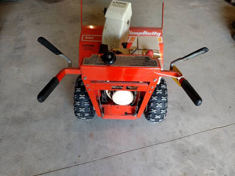 lot 266 image: Simplicity 1080 32 Snow Blower, El...