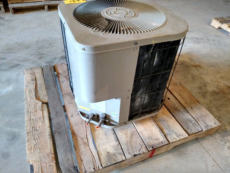 lot 281 image: Goodman CK301D AC Unit, 208230, 1...