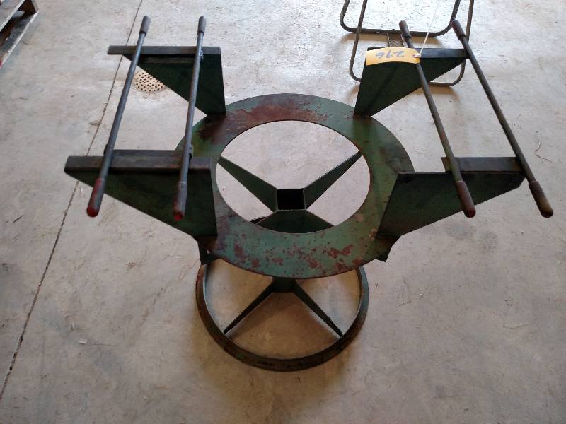 lot 296 image: Mower Repair Stand...