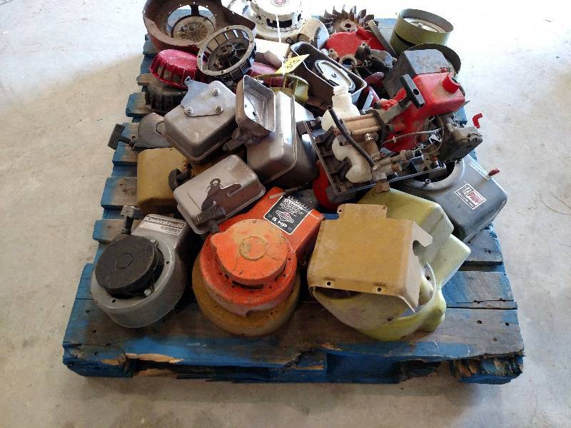 lot 313 image: Asstd Small Engine parts...
