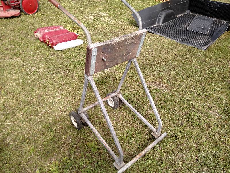 lot 341 image: Outboard Motor Cart...