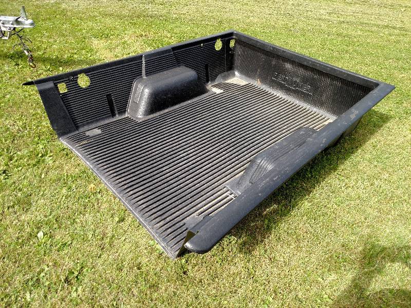 lot 357 image: Pedaliner Bed Liner From S10 Short ...