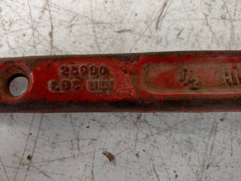 lot 367 image: 12 Chain Binder...