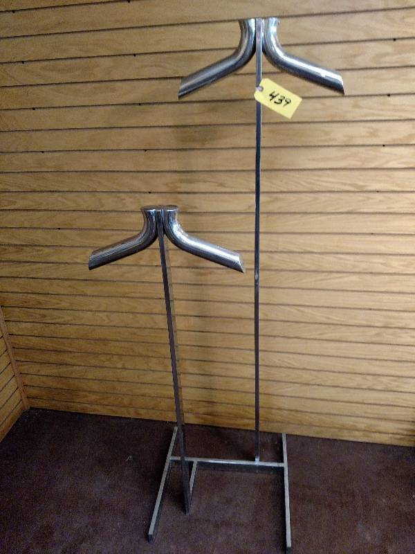 lot 439 image: Display Rack...