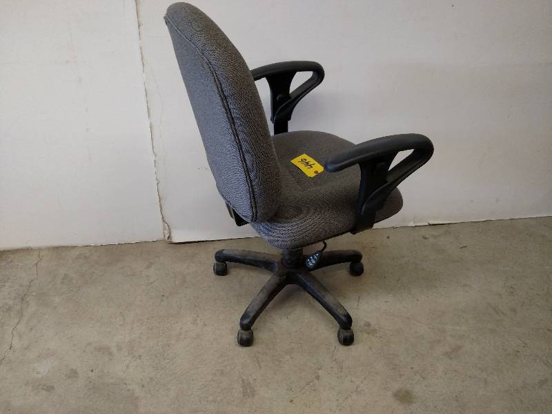 lot 446 image: Task Chair...