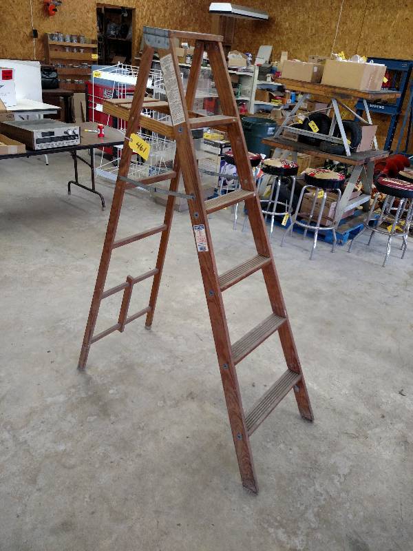 lot 461 image: 6 Wooden Step Ladder...