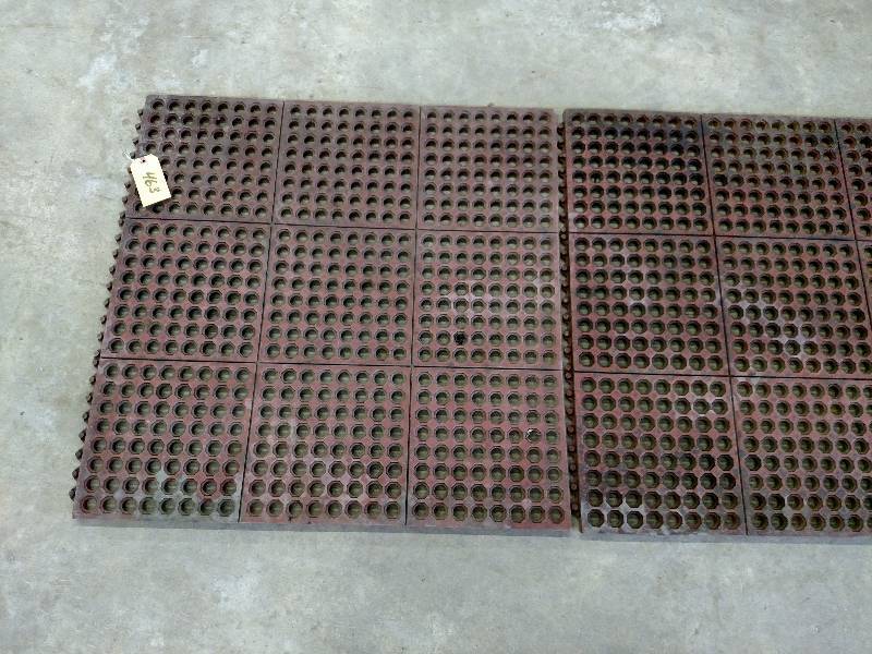 lot 463 image: (3) 3 x 3 Interlocking Anti-Fatig...