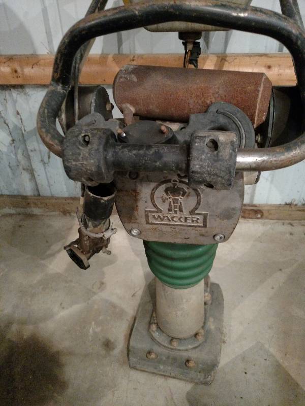 lot 311 image: Wacker Jumping Jack, Scored Piston, ...