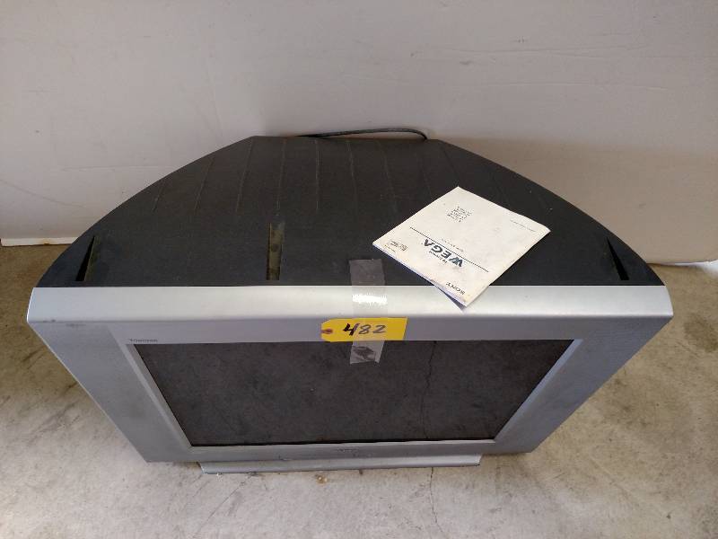 lot 482 image: Sony Trinatron 32 TV, Works...