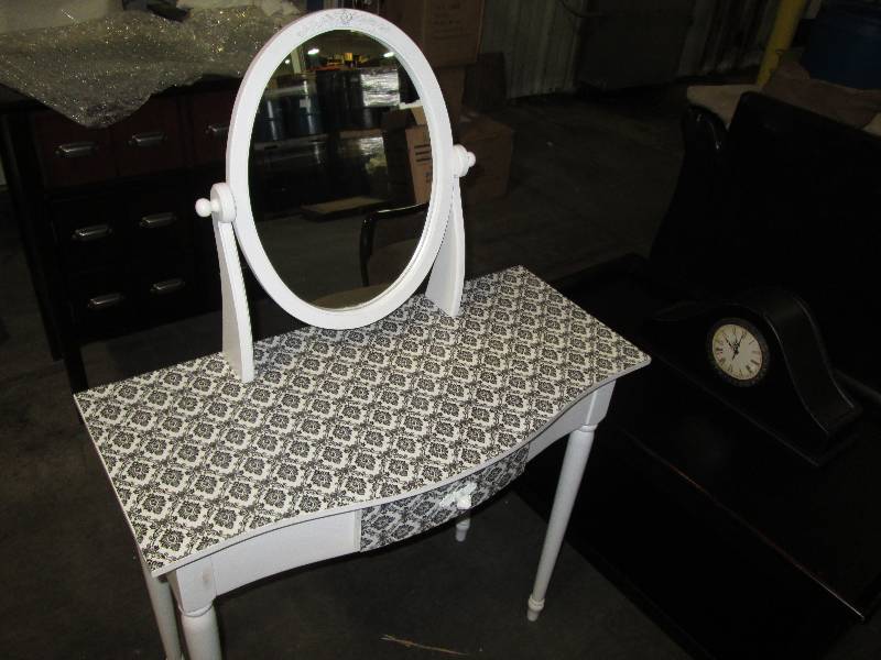 Make Up Vanity