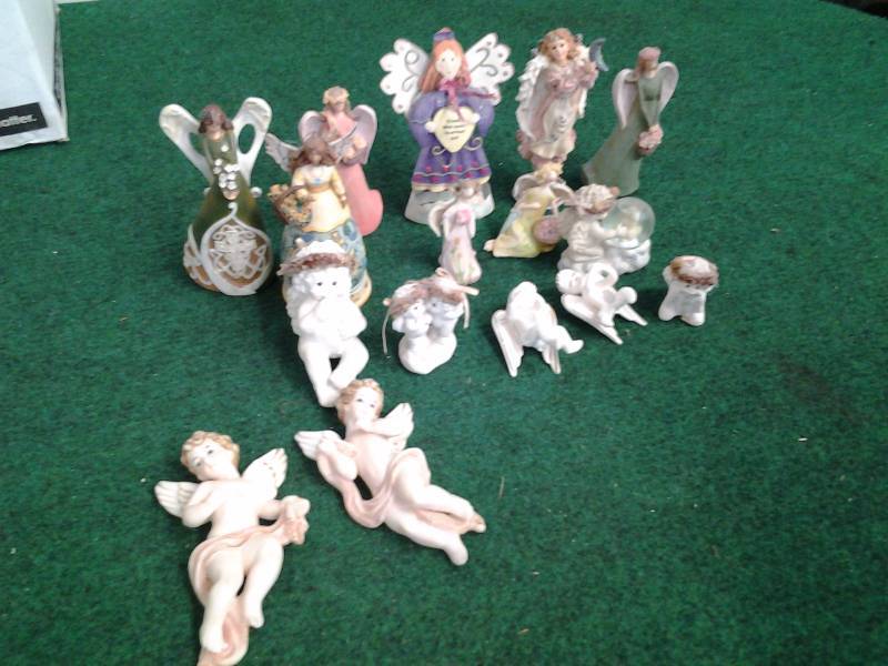 lot 57 image: Collection Of Angels, 2-Vintage Verithin, Roman, Boyds, Others