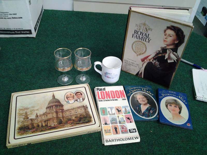 lot 59 image: Royal Family Collectibles
