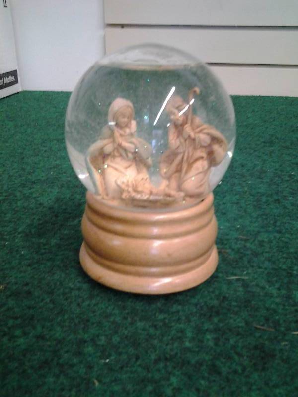 lot 64 image: Musical Glitterdome By Roman Holy Family