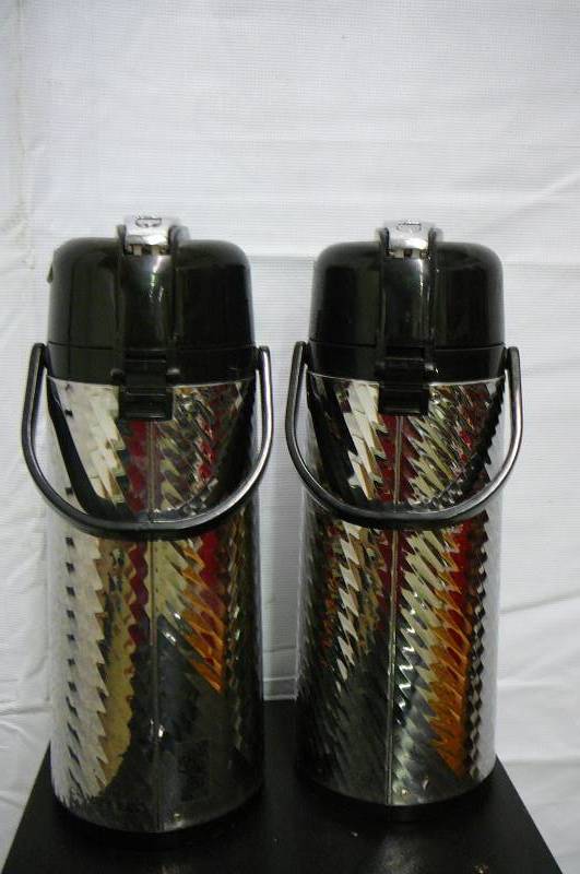 lot 14 image: COMMERCIAL GRADE AIRPOTS