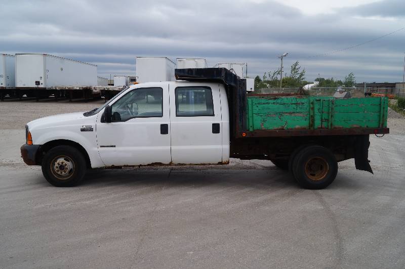 Ford F-350 crew cab with dump box