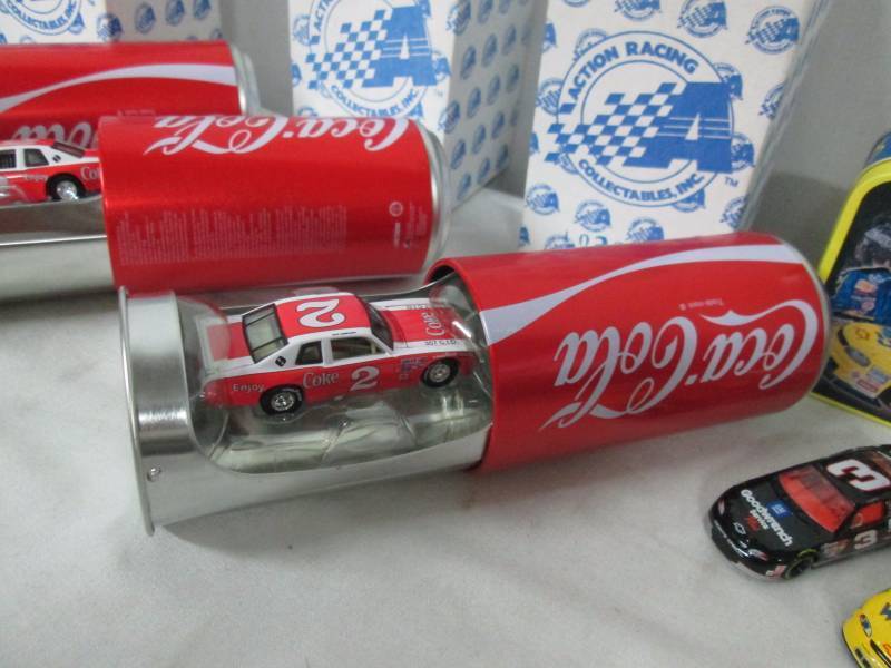 lot 4 image: Dale Earnhardt Memorabilia