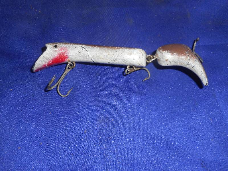 ANTIQUE MUSKY LURE