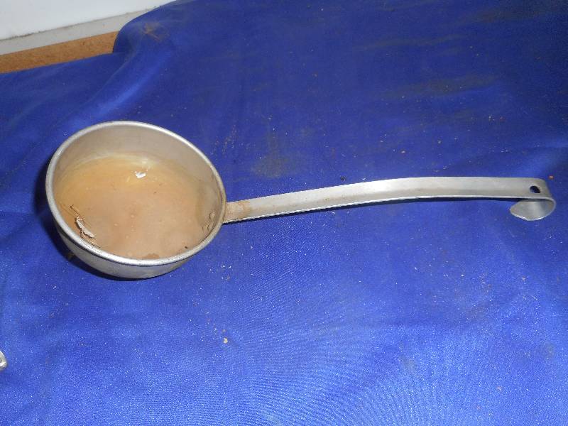 VINTAGE ALUMINUM WATER LADEL