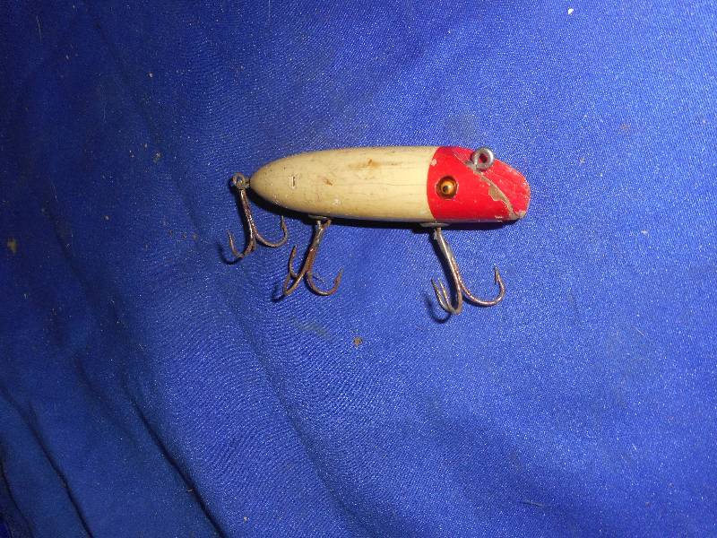 VINTAGE WOODEN FISHING LURE