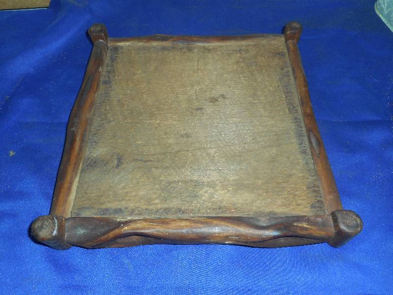 ANTIQUE WOODEN CUTTING BOARD