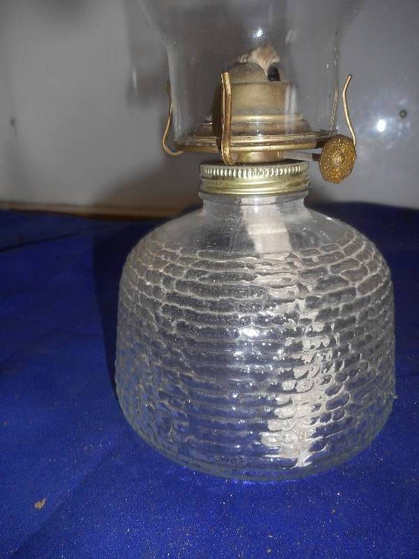 GLASS OIL LAMP