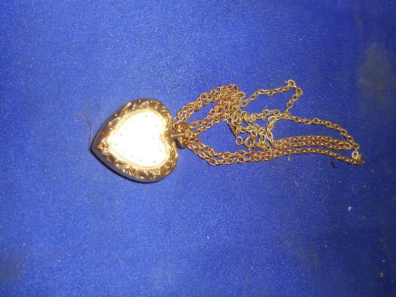 HEART SHAPED WATCH KNECKLACE