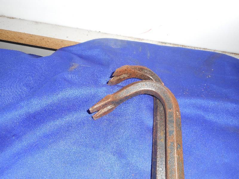 2 HEAVY METAL PRY BARS