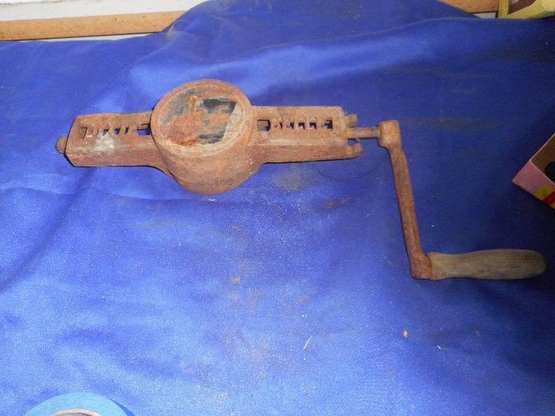 ANTIQUE IRON TOP TO A ICE CREAM MAKER