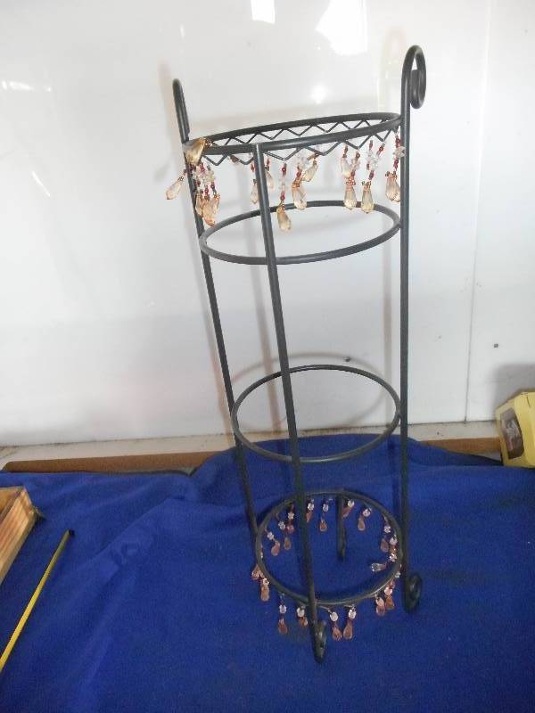 VINTAGE METAL HOLDER