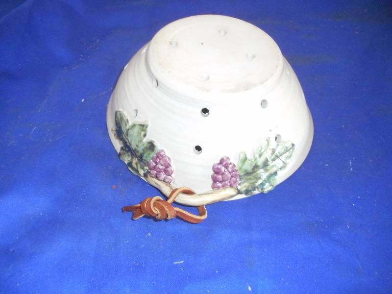 DECRATIVE GRAPE BOWL