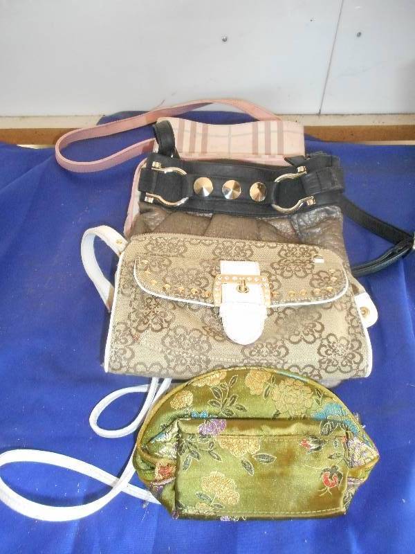4 FASHION PURSES