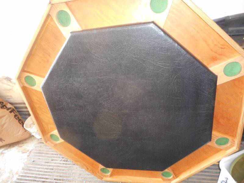 POKER TABLE