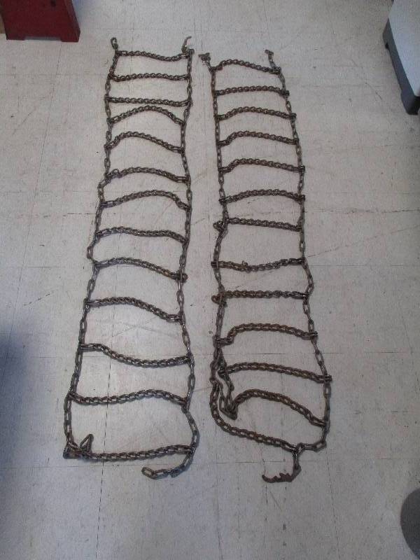 lot 24 image: Tire Chain