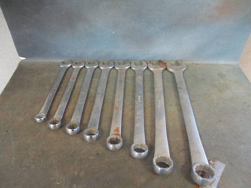 lot 12 image: Combination Wrench Set