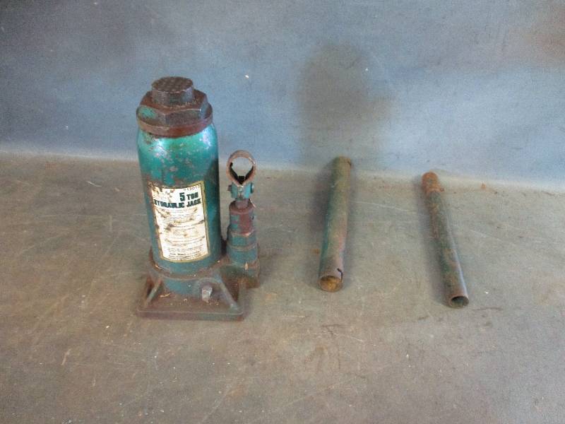 lot 27 image: Hydraulic Jack