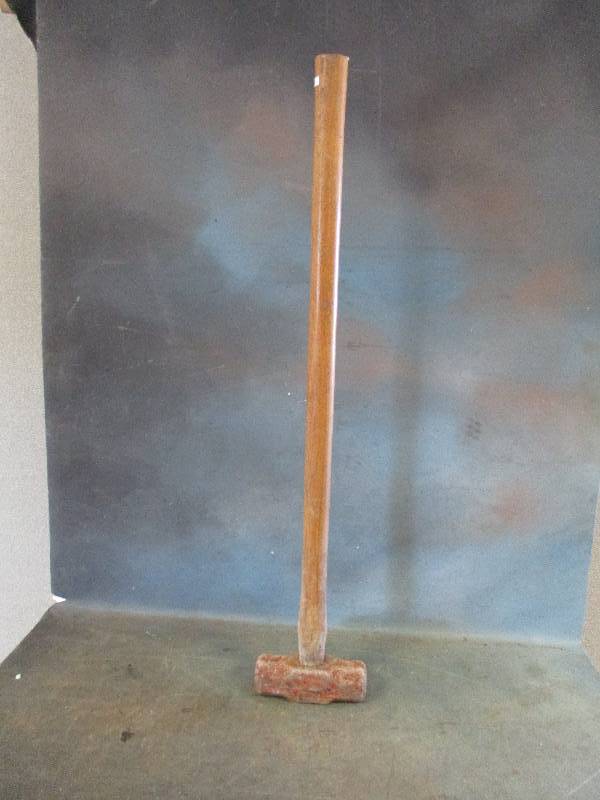lot 31 image: Sledge Hammer