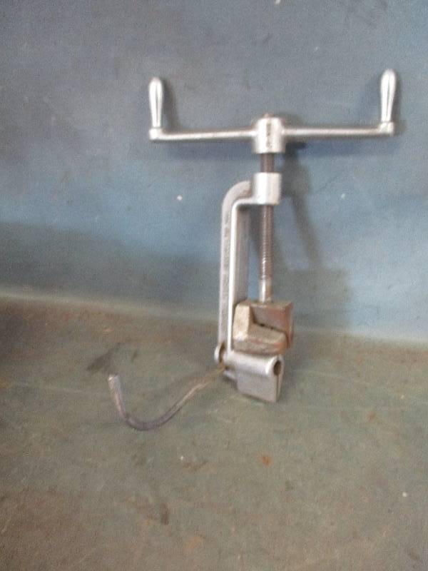 lot 51 image: Band - It Tool