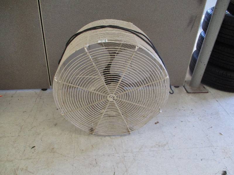 lot 94 image: Shop Fan
