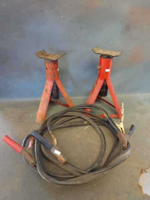 lot 115 image: Jack Stands & Jumper Cables