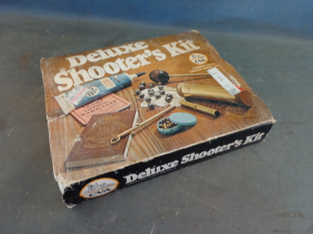 lot 121 image: Vintage Deluxe Shooters Kit