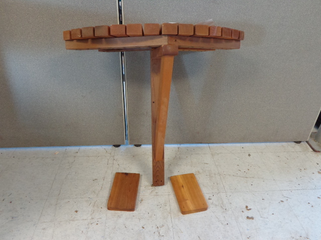 lot 147 image: Corner Bar Top