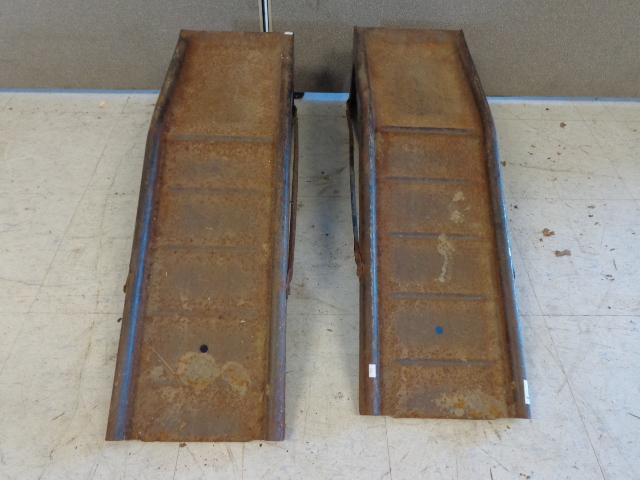 lot 155 image: Car Ramps