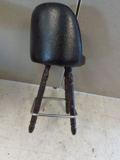 lot 123 image: Stool